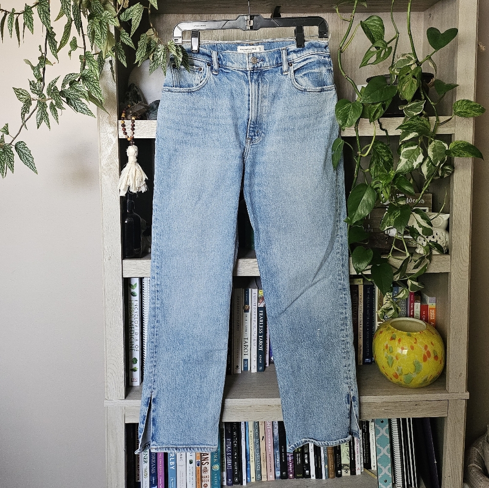 Abercrombie & Fitch The '90s Straight Ultra High Rise